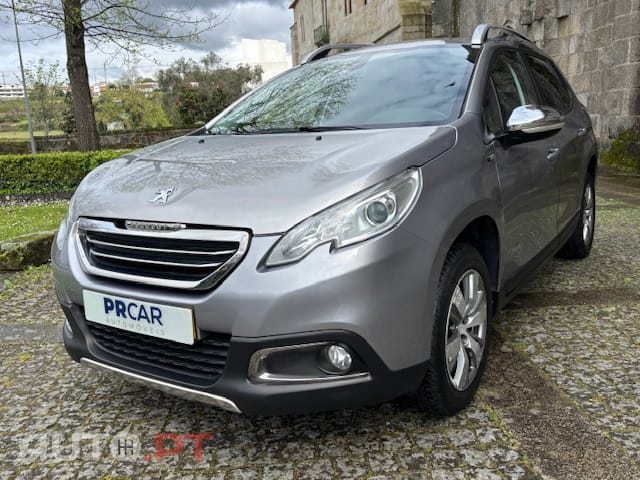 Peugeot 2008 1.2 PURETECH STYLE