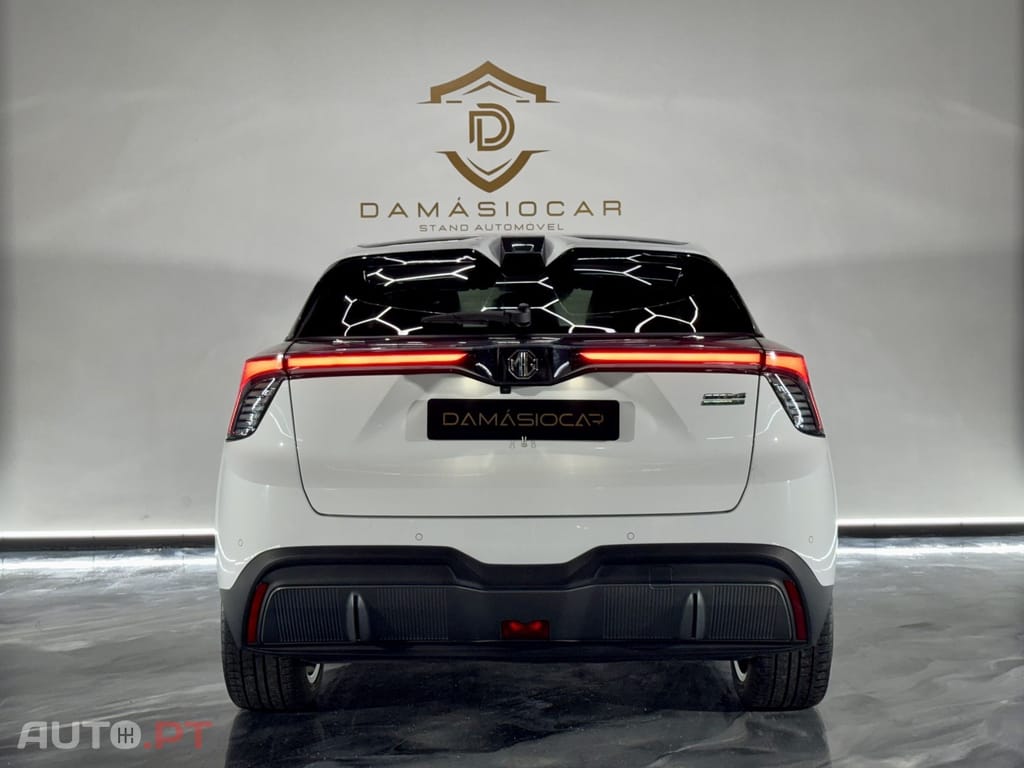 MG MG4 64 kWh Luxury