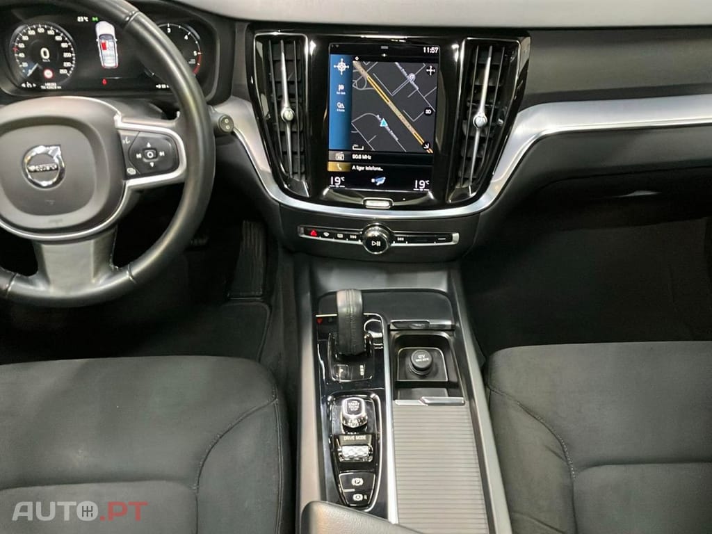 Volvo V60 2.0 B4 Momentum Plus Geartronic