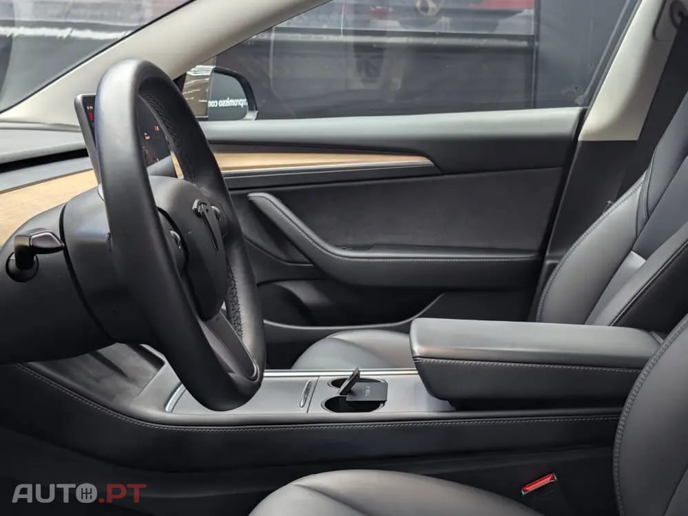 Tesla Model 3 Tração Traseira