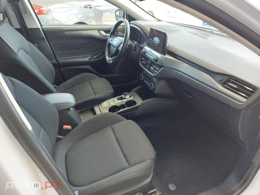 Ford Focus 1.5 TDCi ECOBlue Titanium Aut. — fotografia 27
