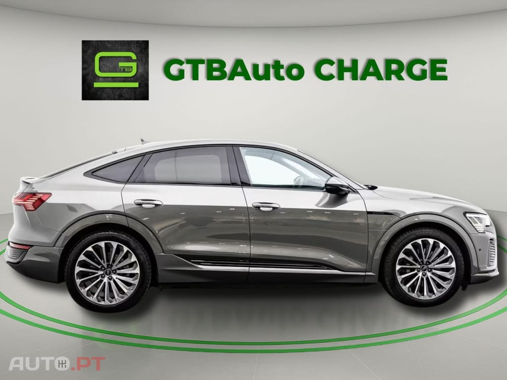 Audi Q8 E-Tron 55 S LINE BLACK 