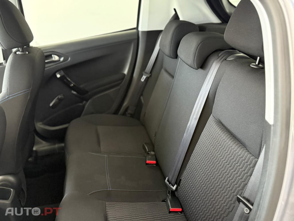 Peugeot 208 1.5 BlueHDi Signature