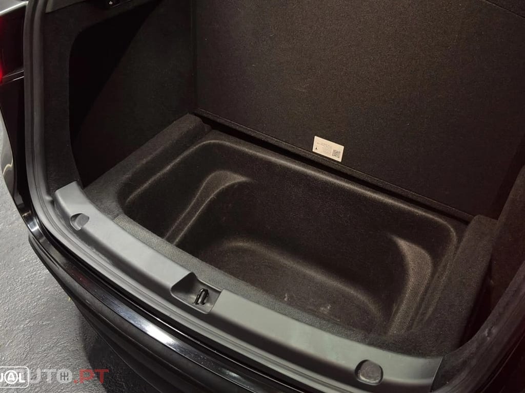 Tesla Model Y RWD