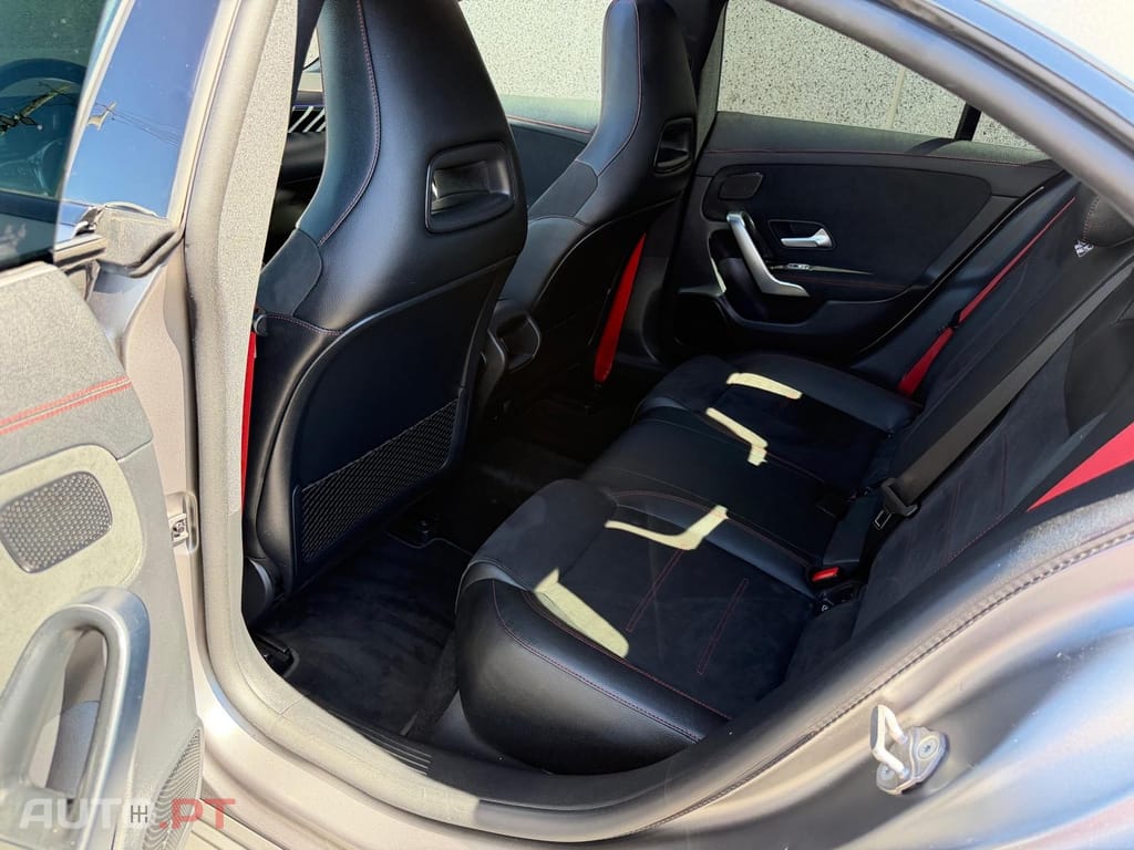 Mercedes-Benz CLA 35 AMG 4Matic Speedshift 7G-DCT