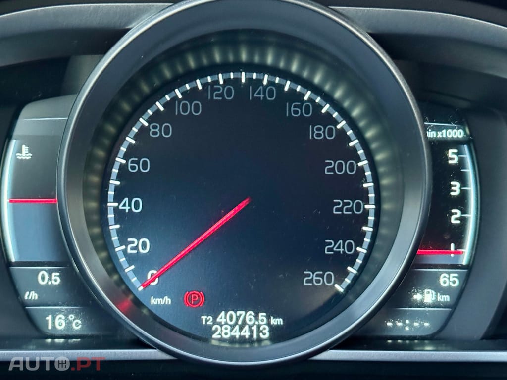 Volvo V40 1.6 D2 R-Design Momentum