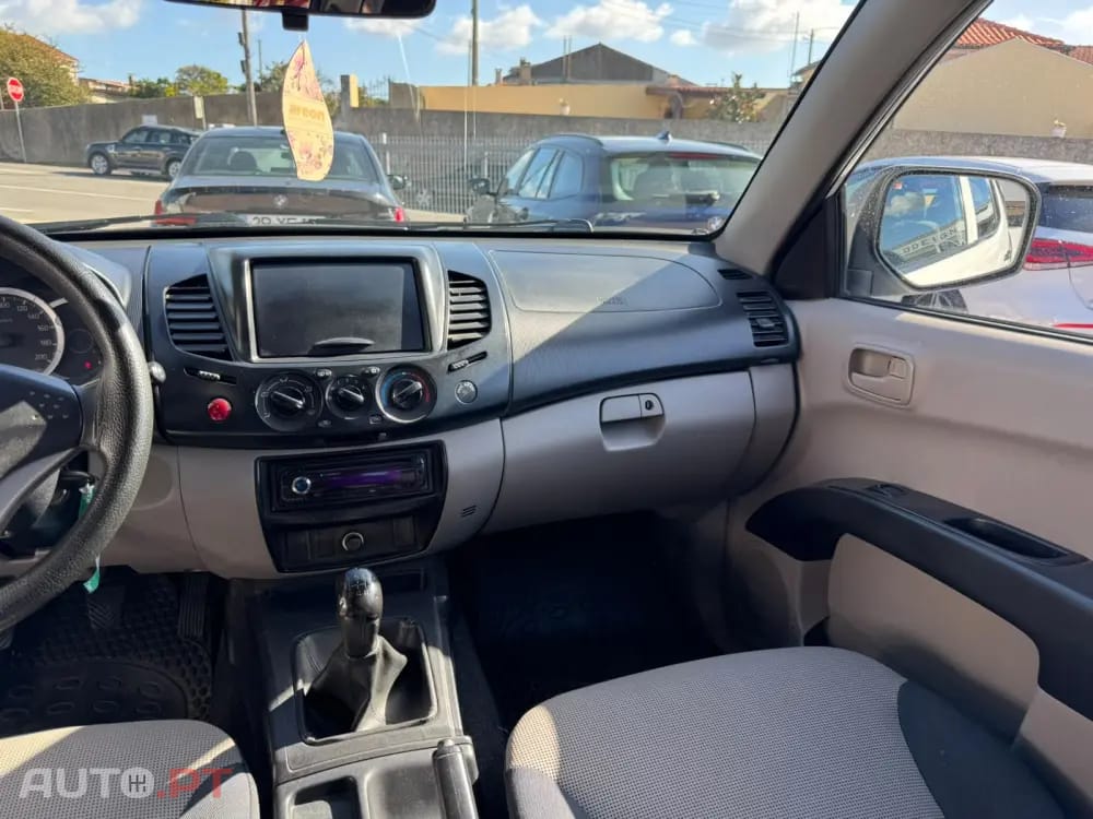 Mitsubishi L200 2.5 DI-D CD In.AC Low Rider 2WD