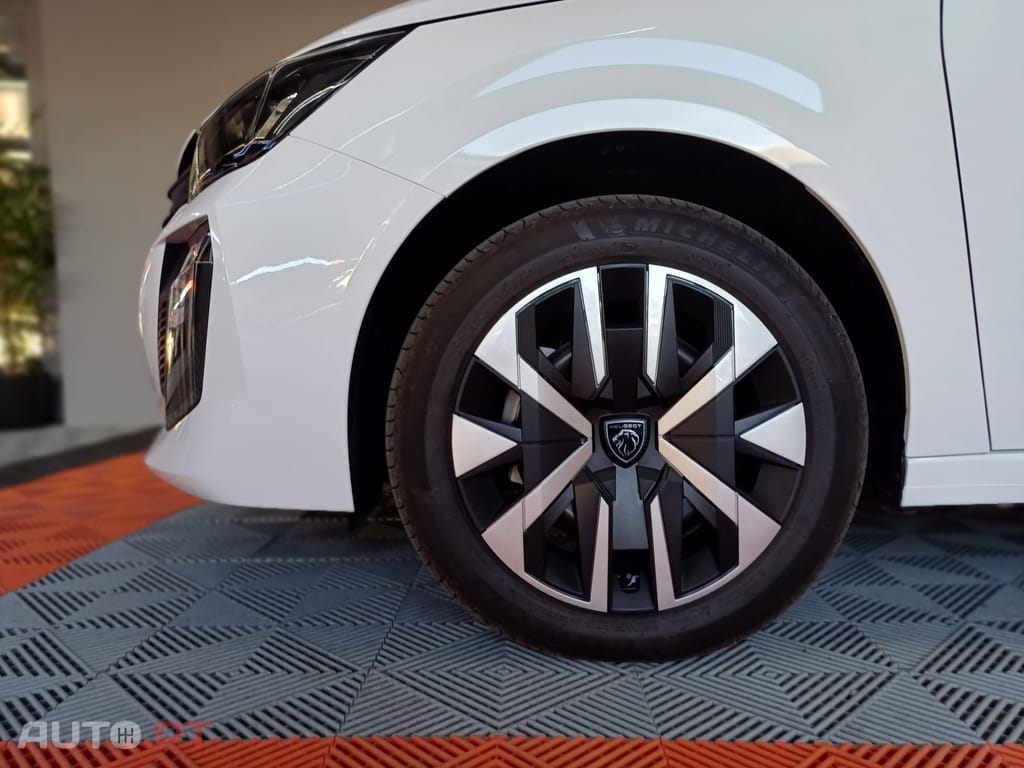 Peugeot 208 1.2 Hybrid Allure e-DCS6