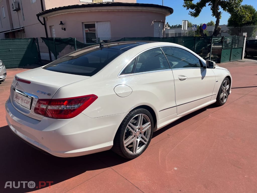 Mercedes-Benz E 220 CDI Avantgarde BlueEfficiency Auto.