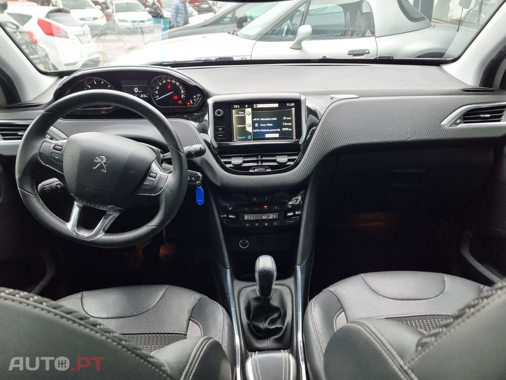 Peugeot 2008 1.2 PureTech Style