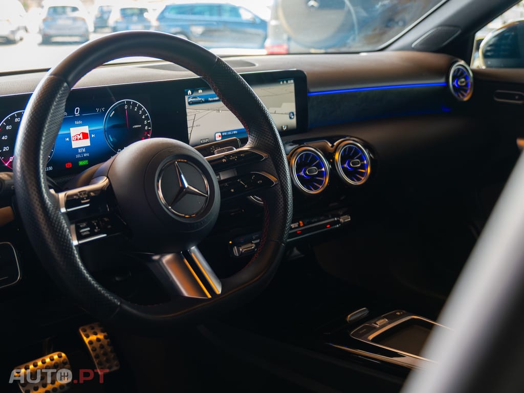 Mercedes-Benz A 250 e AMG Line
