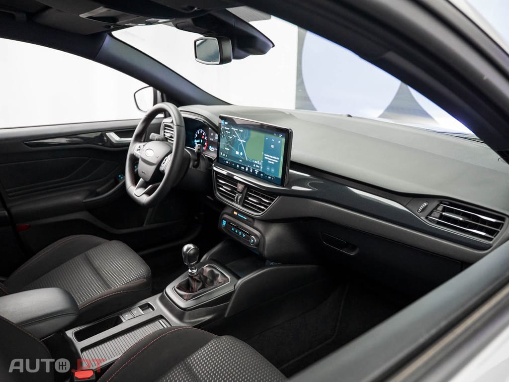 Ford Focus 1.0 EcoBoost MHEV ST-Line