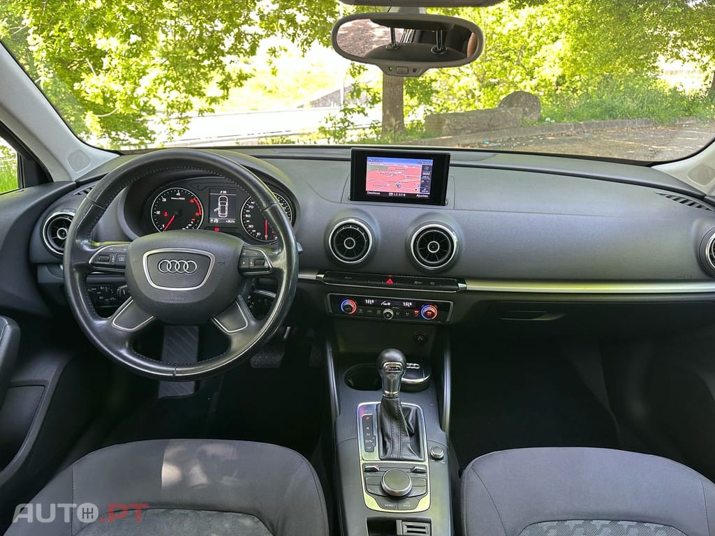 Audi A3 Sportback 1.6 TDi Business Line Attraction S tronic