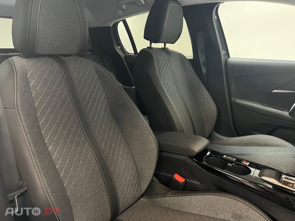 Peugeot 208 1.2 Hybrid Allure e-DCS6