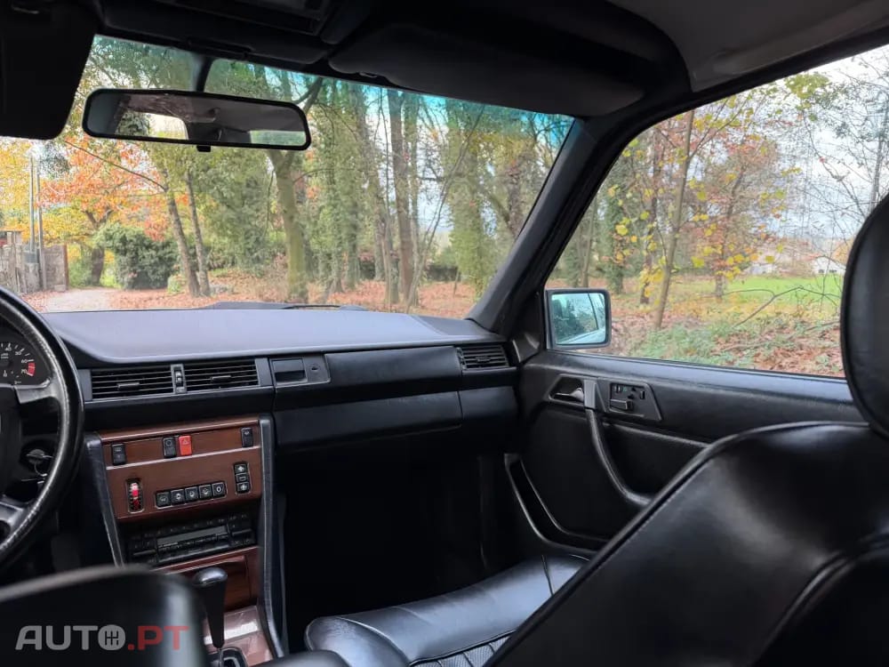 Mercedes-Benz 260 260 E