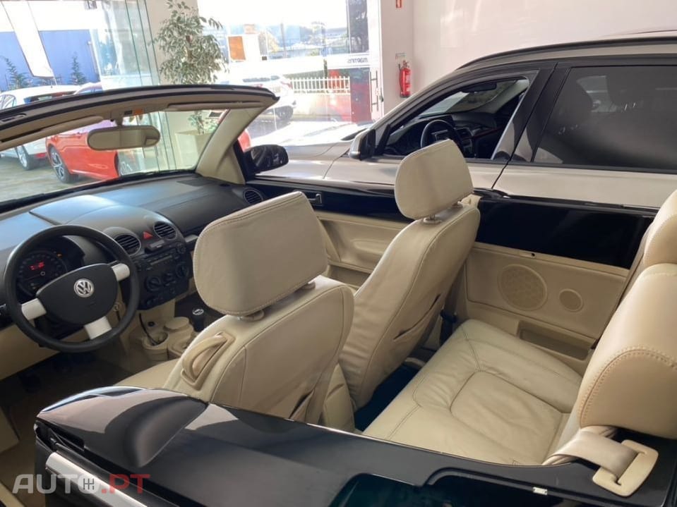 Volkswagen New Beetle Cabriolet 1.4 Top Couro