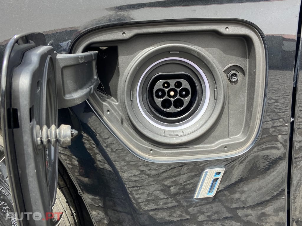 BMW 330 e iPerformace Line Sport Auto