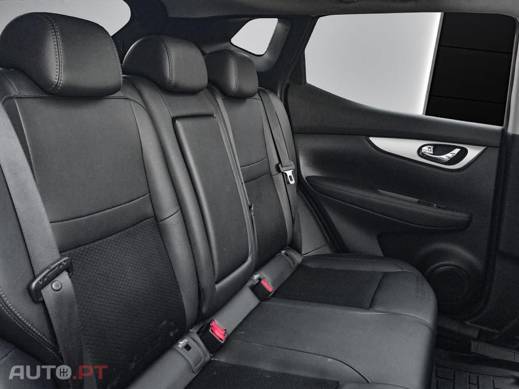 Nissan Qashqai 1.5 dCi N-Connecta J18