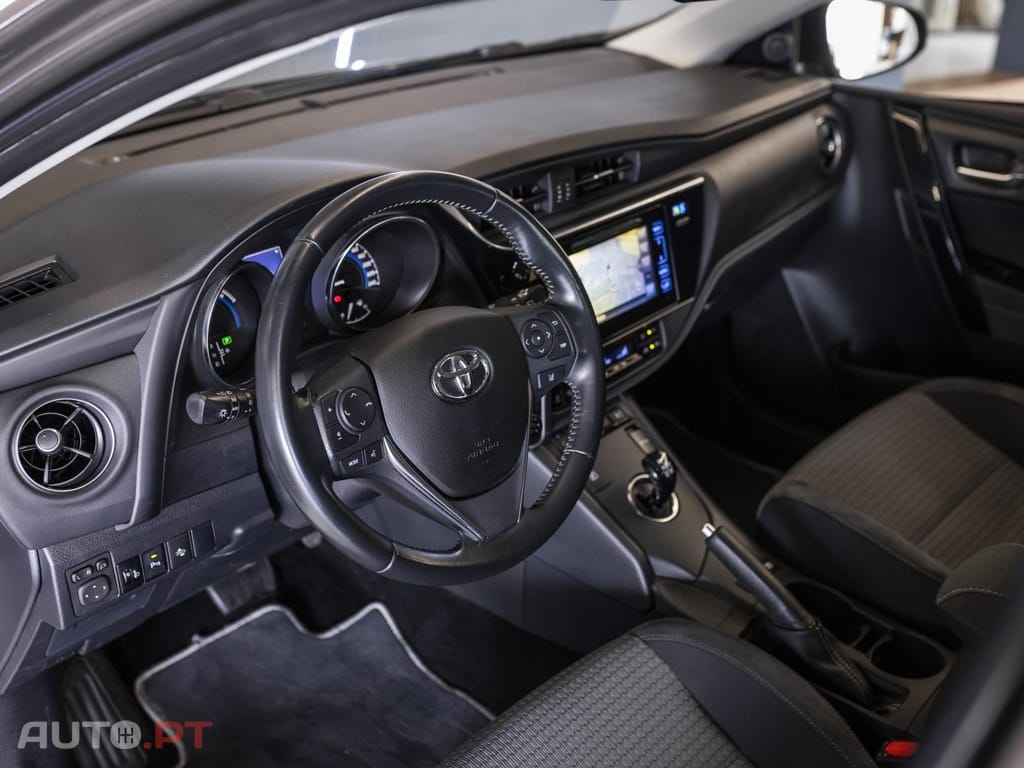Toyota Auris Touring Sports 1.8 HSD Sport+Navi