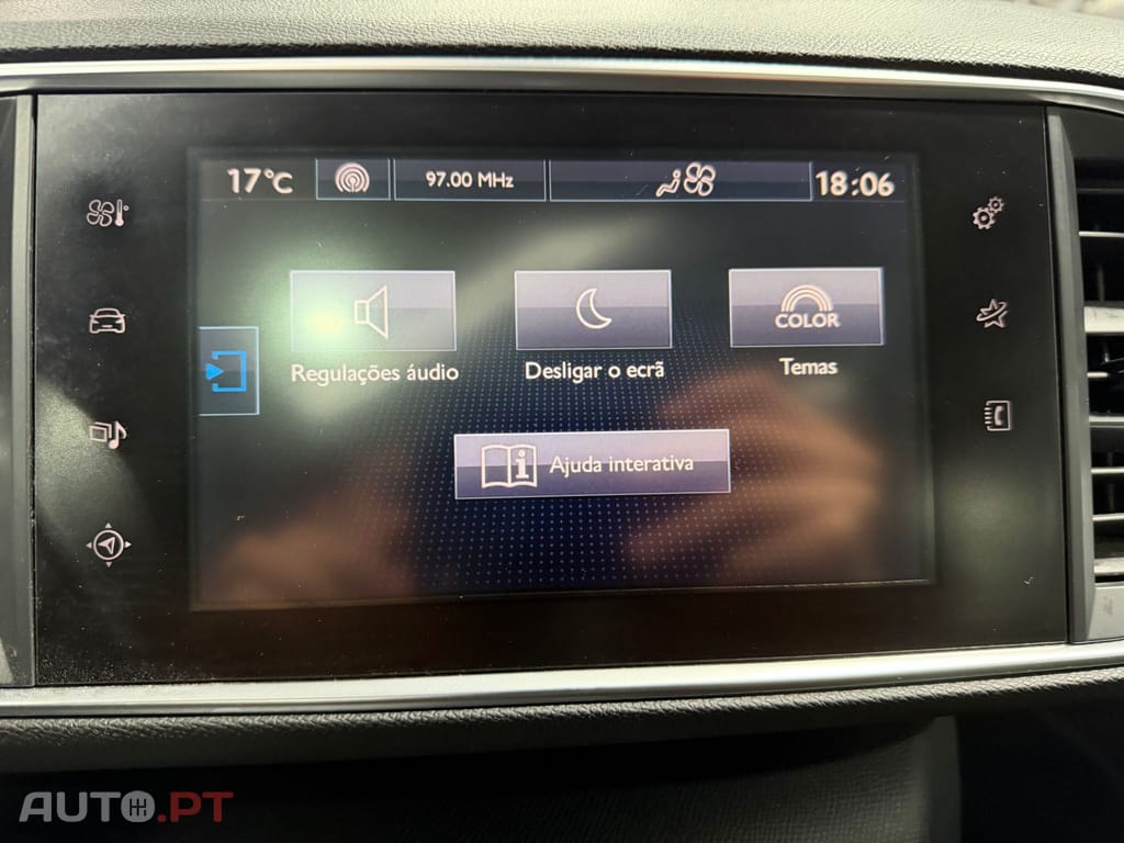 Peugeot 308 1.2  Feline
