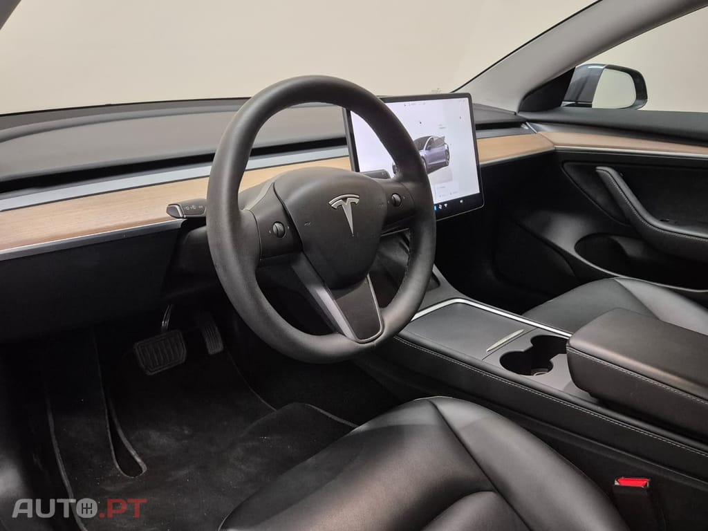 Tesla Model 3 BEV RWD — fotografia 16