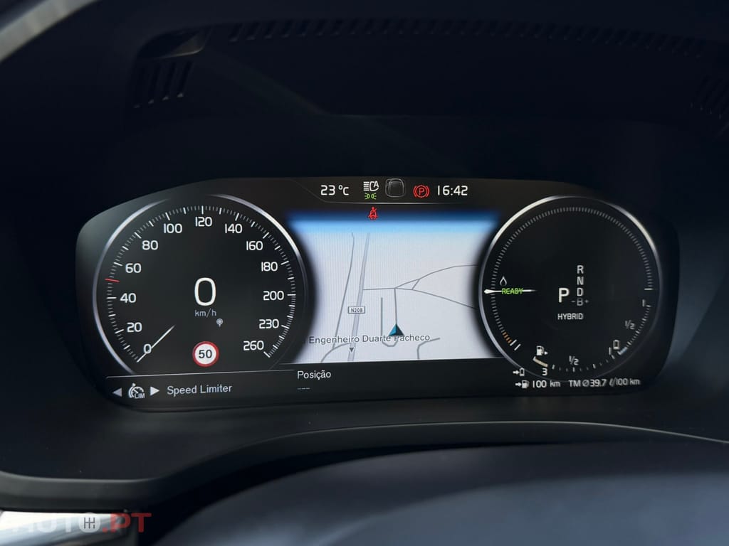 Volvo XC60 2.0 T8 PHEV Momentum Plus AWD