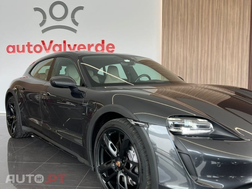 Porsche Taycan 4