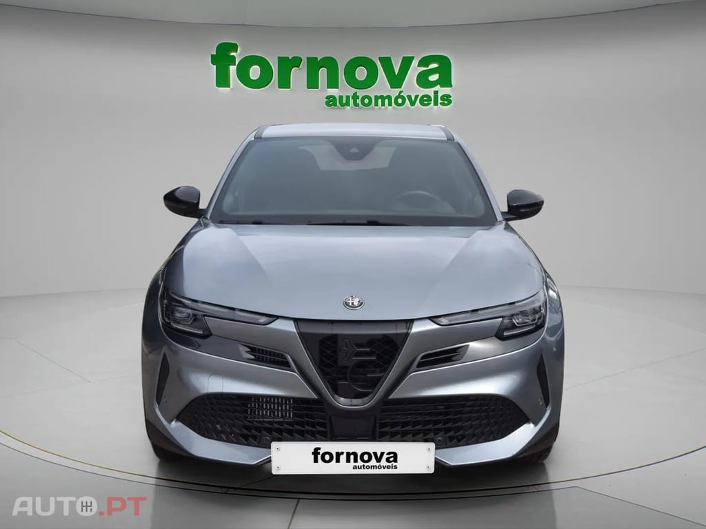 Alfa Romeo Junior 1.2 Sport Speciale Q4 eDCT6