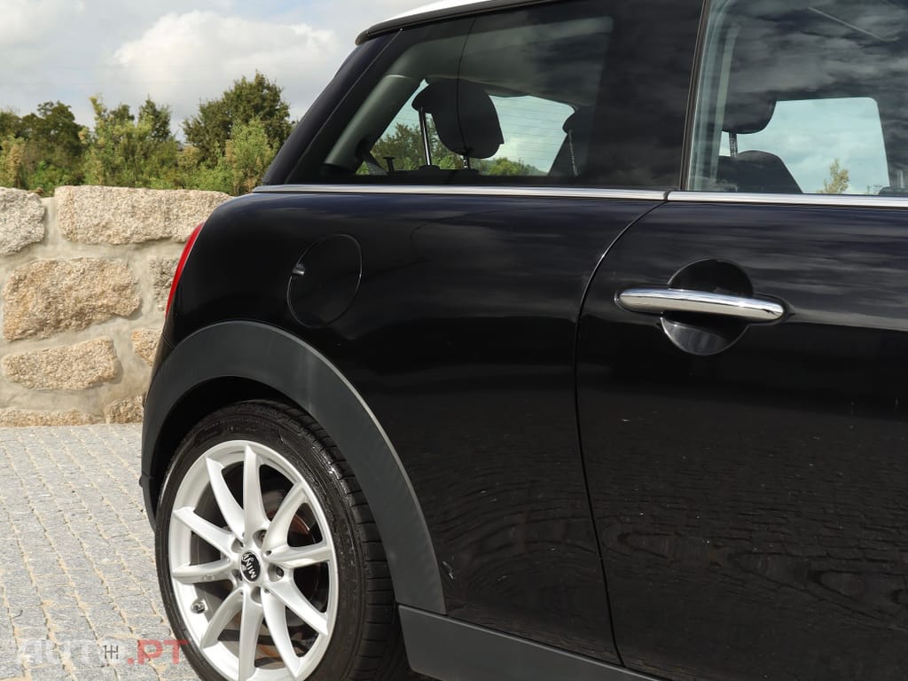 MINI Cooper Cooper D