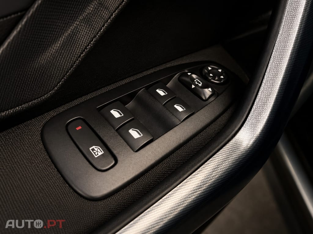 Peugeot 2008 1.2 PureTech Allure EAT6