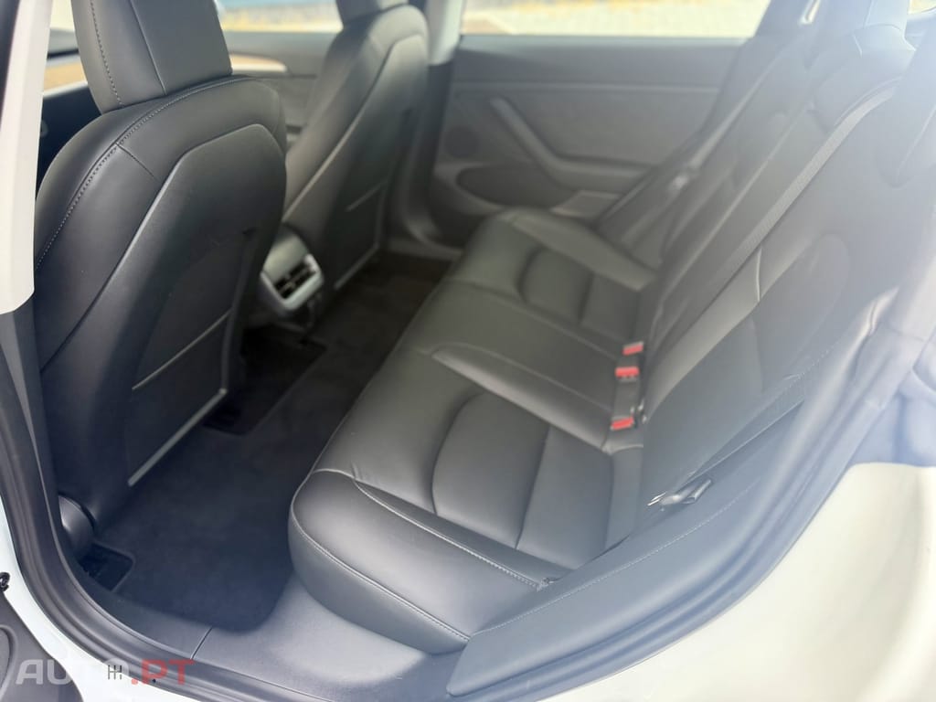 Tesla Model 3 Standard Range Plus RWD