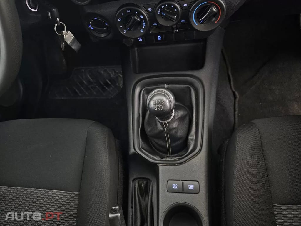 Toyota Hilux 2.4 D-4D 4WD CD CM
