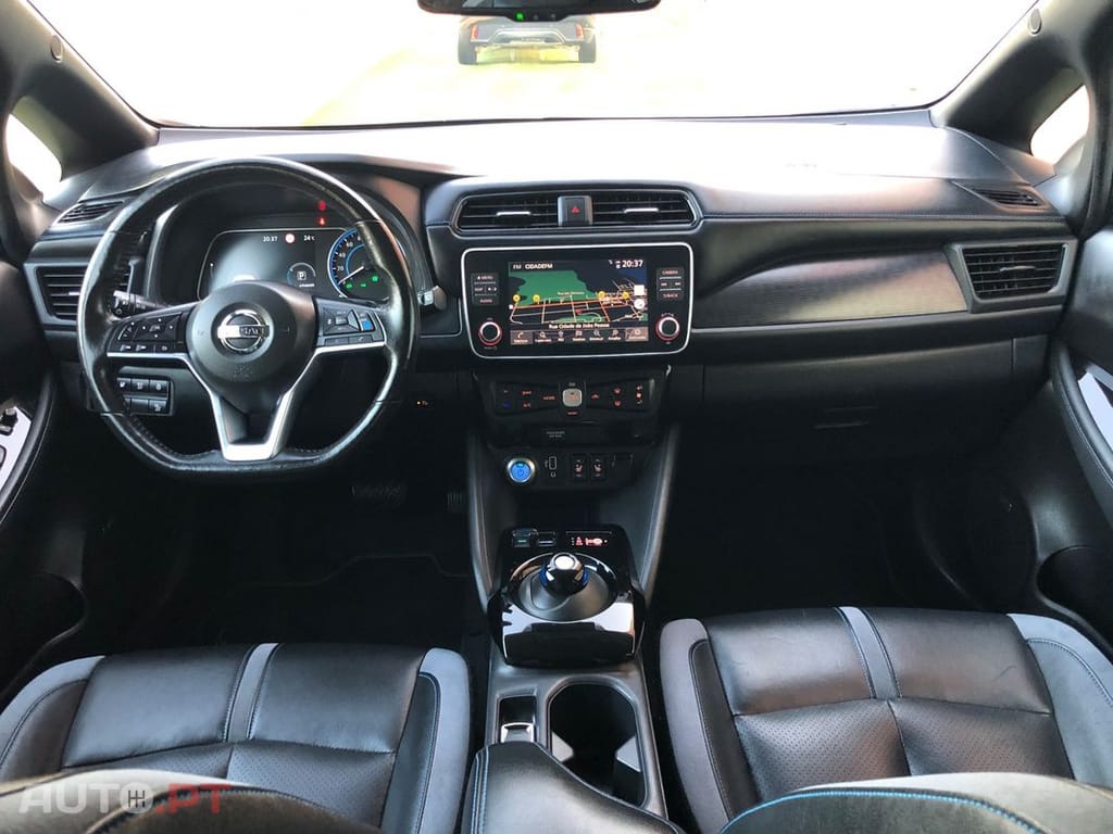 Nissan Leaf Tekna Two Tone