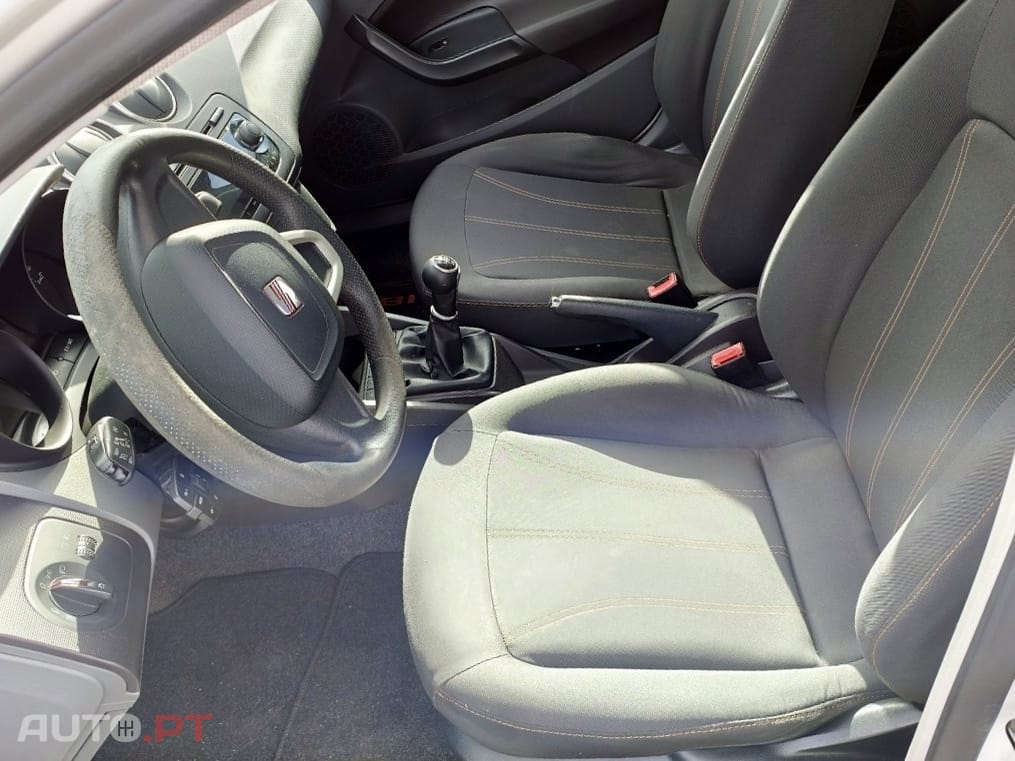 SEAT Ibiza 1.2 TDi Reference — fotografia 10
