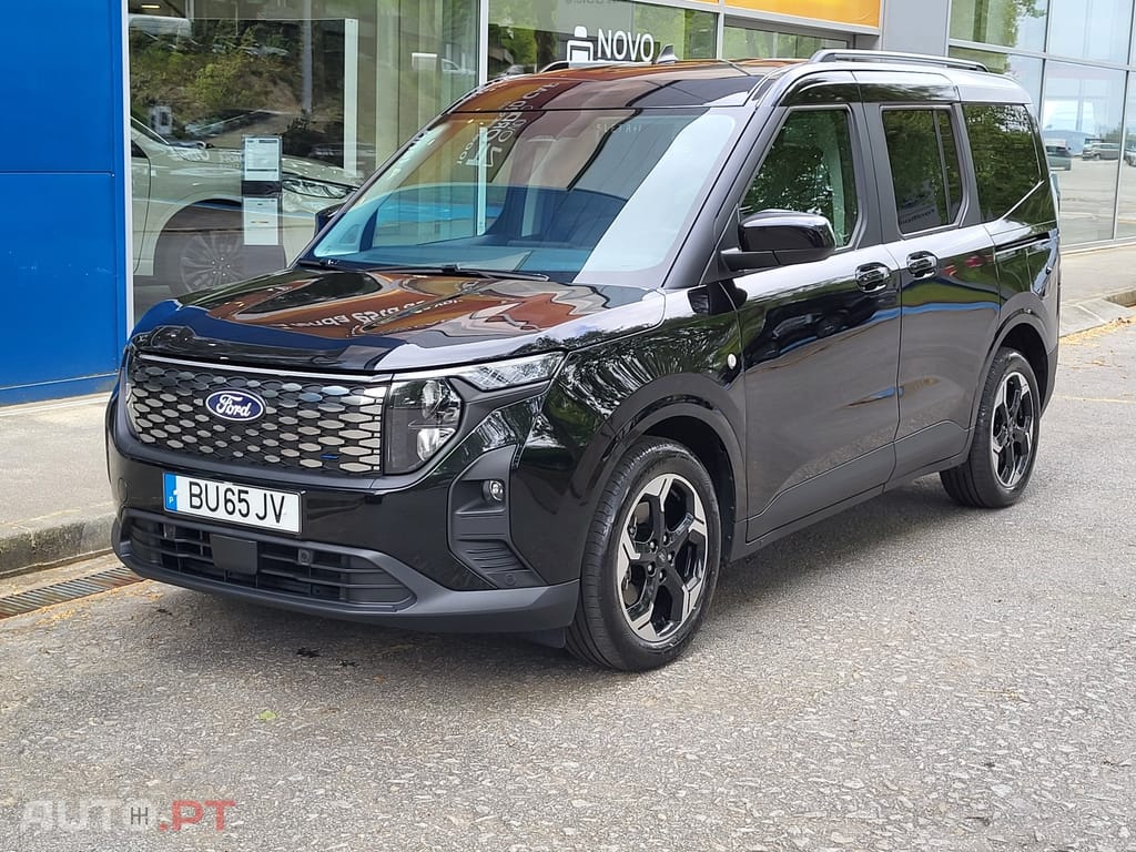 Ford Tourneo TITANIUM 43,6kWh 136CV
