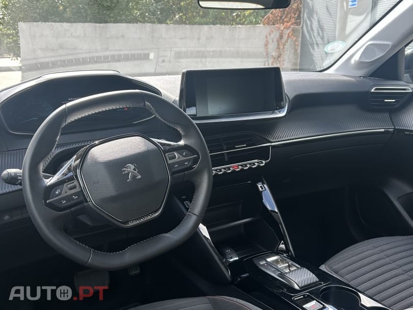 Peugeot E-208 Active
