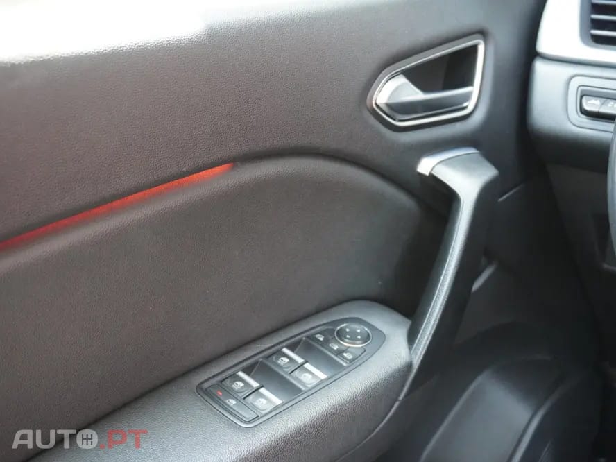 Renault Captur BLUE dCi 115 EDC INTENS