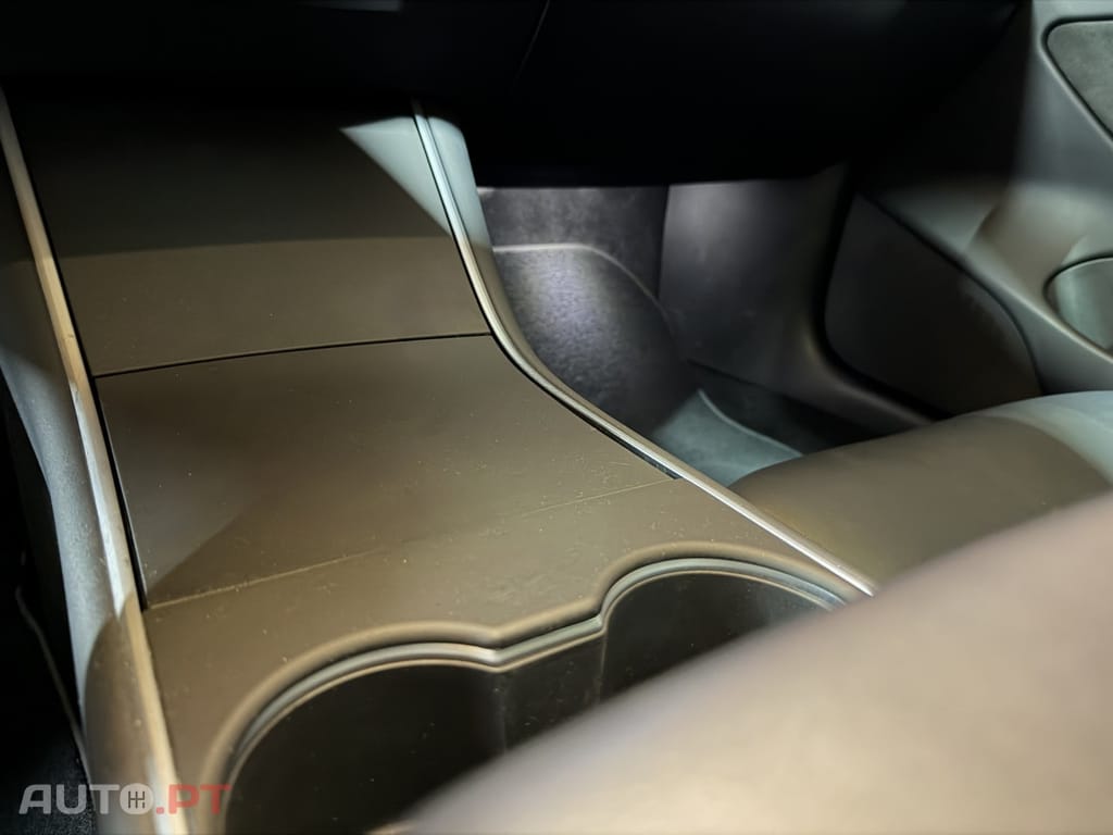 Tesla Model 3 Standard Range Plus RWD
