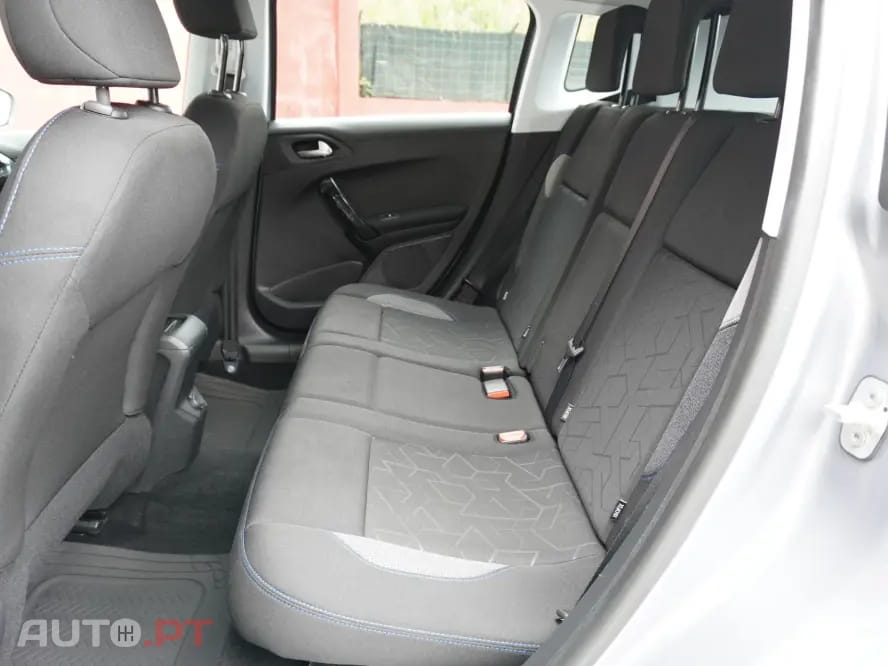Peugeot 2008 1.5 BlueHDi Allure