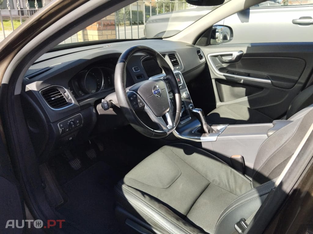 Volvo V60 Cross Country 2.0d 150CV