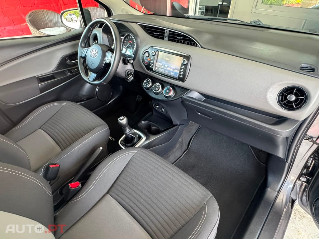 Toyota Yaris 1.0 VVT-I CONFORT