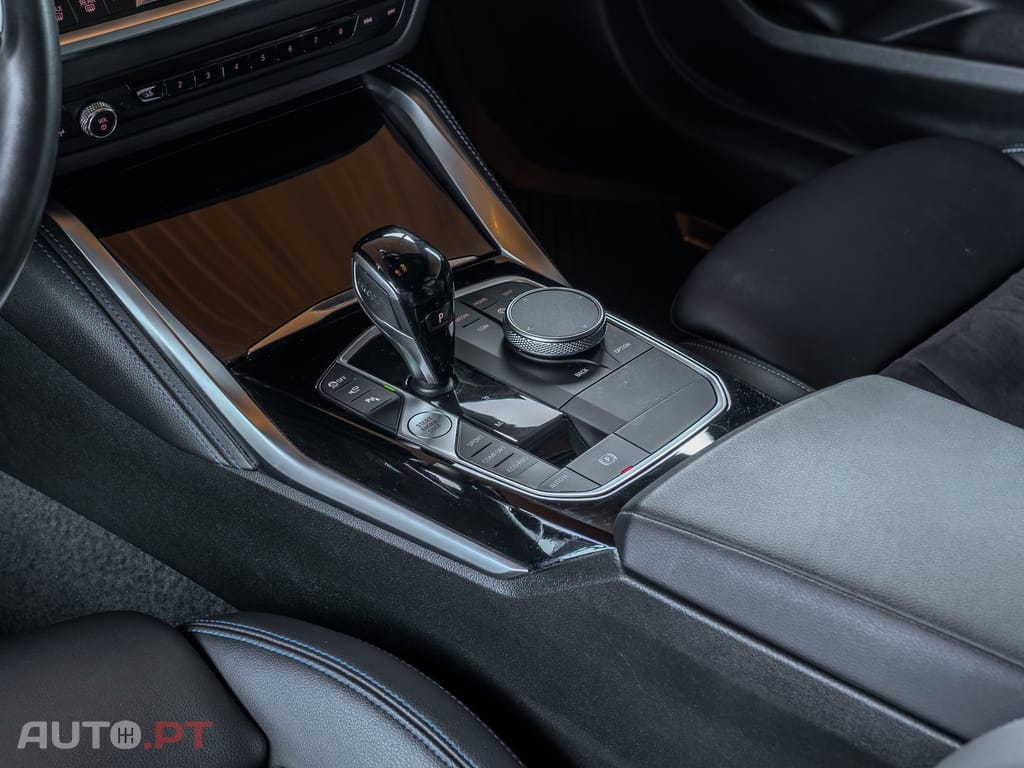 BMW 220 d Pack Desportivo M Auto
