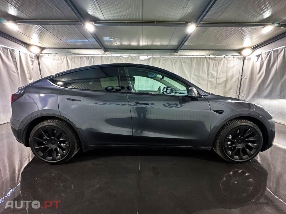 Tesla Model Y Long Range Dual Motor AWD