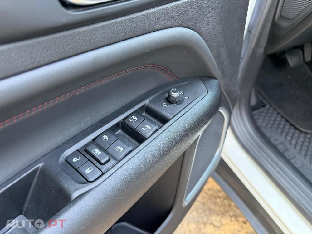 Jeep Compass 1.3 T-GDI 4xe PLUG-IN HYBRID Auto First Edition Urban