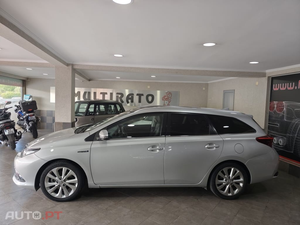 Toyota Auris Touring Sports 1.8 HSD Exclusive+Navi