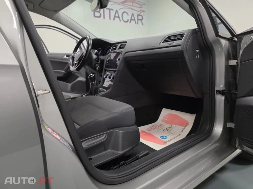 Volkswagen Golf 1.6 TDI CONFORTLINE