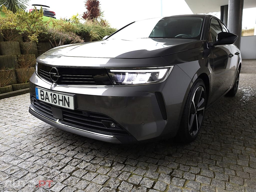 Opel Astra 1.2 T Elegance