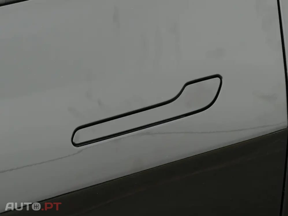 Tesla Model Y Tração Traseira
