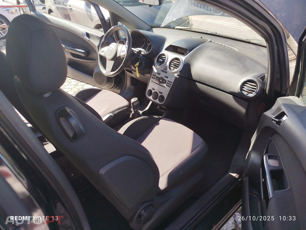 Opel Corsa 1.2 Black Edition