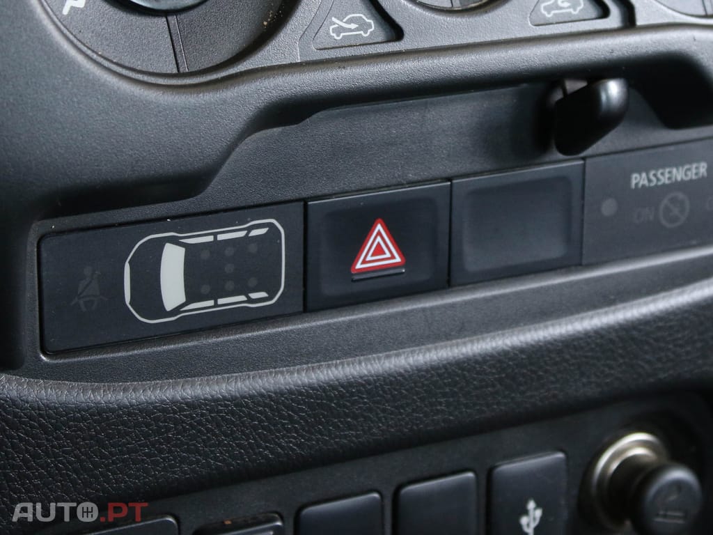 Mitsubishi L200 2.3 DI-D CD Invite 4WD